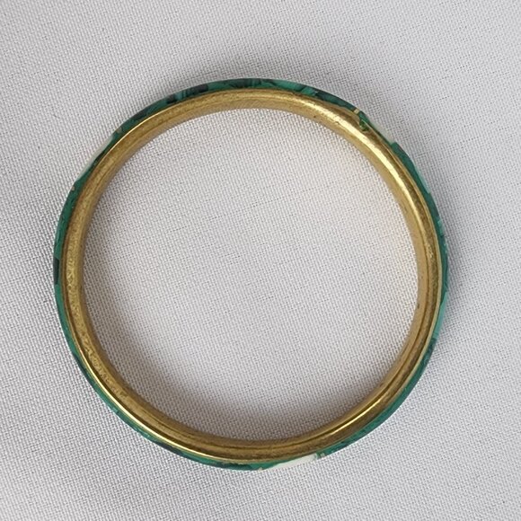 Green Natural Stone Bangle Bracelet - Picture 5 of 6